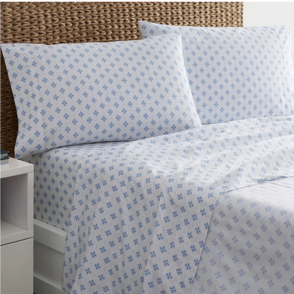 Set of 2 Southern Tide Pillowcases Standard Size w Skipjack Logo Print